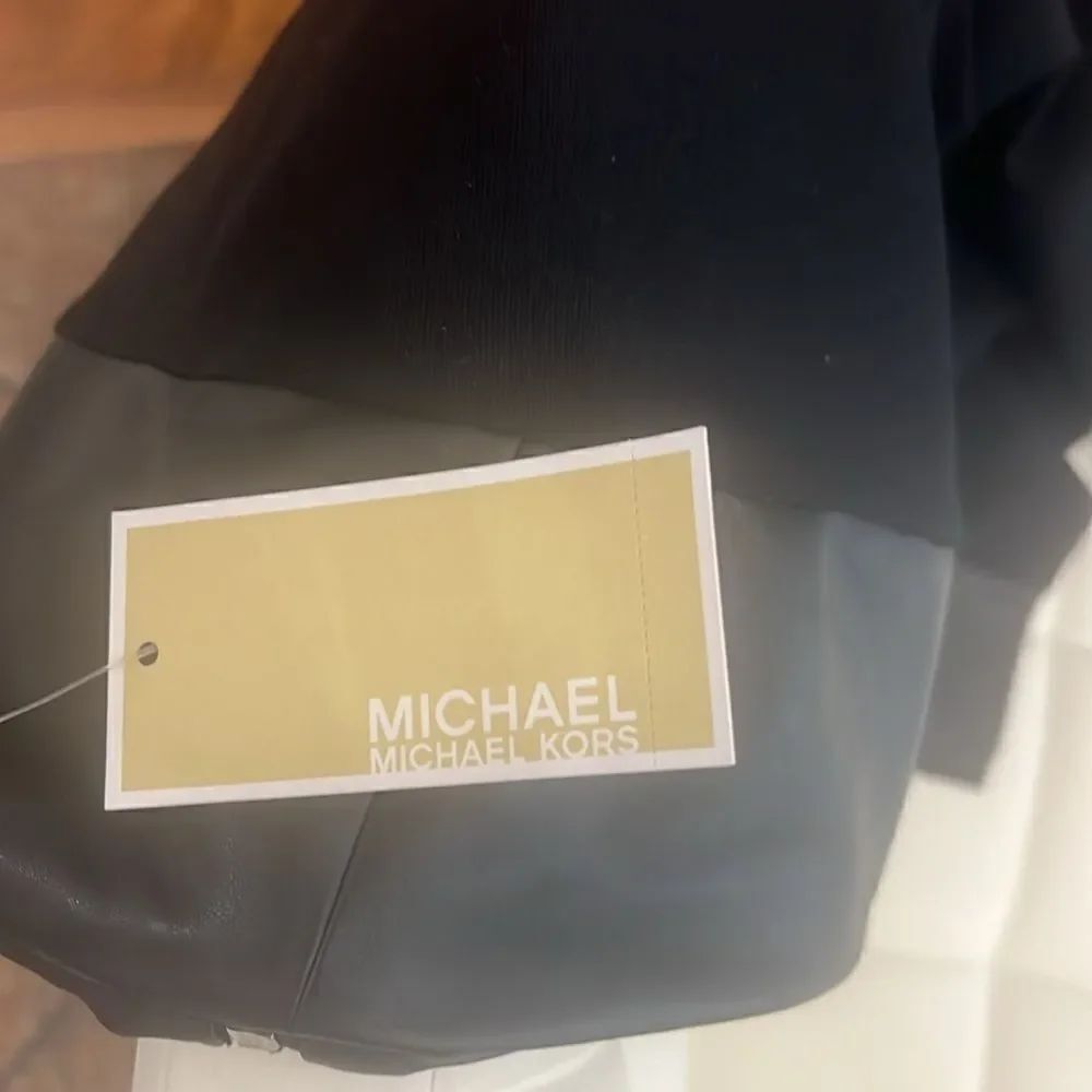 Michael Kors Skirt Size 10 Black Basics Leather Slimming Midi Silver Hardware - Picture 10 of 13